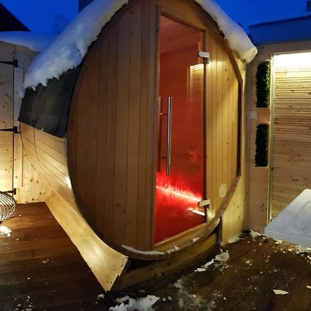 Apartment Plaza ----Wallbox 11Kw 16A ----- Private Spa- Jacuzzi, Infrared Sauna, Luxury Massage Chair, Parking, Entry With Pin 0 - 24H, Free Cancellation 24 Hours Before Check In Slavonski Brod Exteriör bild
