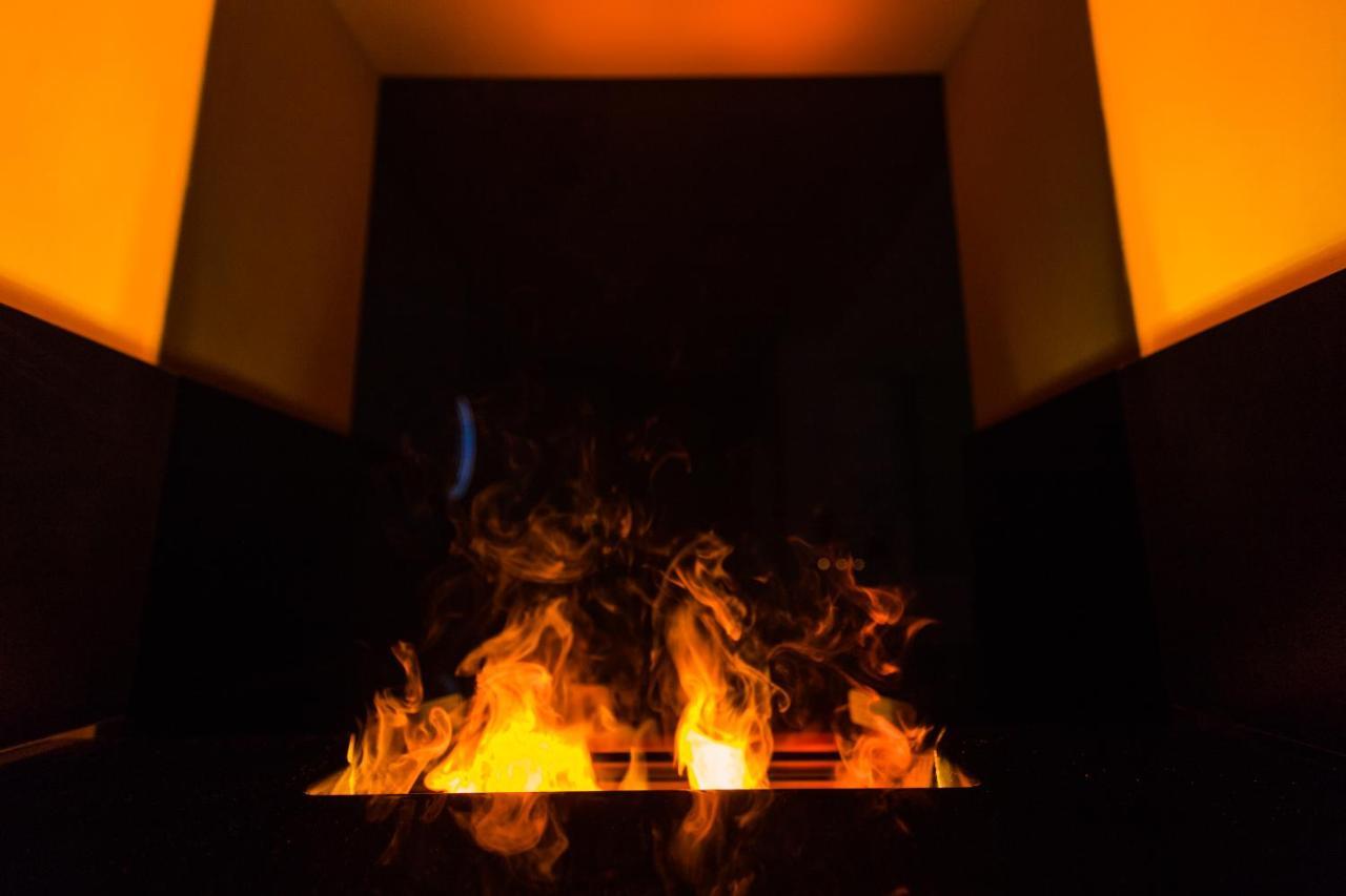 Apartment Plaza ----Wallbox 11Kw 16A ----- Private Spa- Jacuzzi, Infrared Sauna, Luxury Massage Chair, Parking, Entry With Pin 0 - 24H, Free Cancellation 24 Hours Before Check In Slavonski Brod Exteriör bild